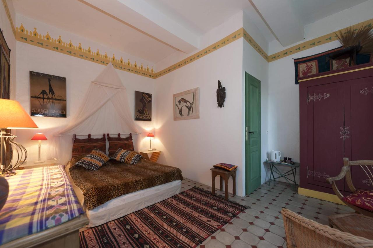 La Bastide De Boisset Bed & Breakfast Argilliers Bagian luar foto